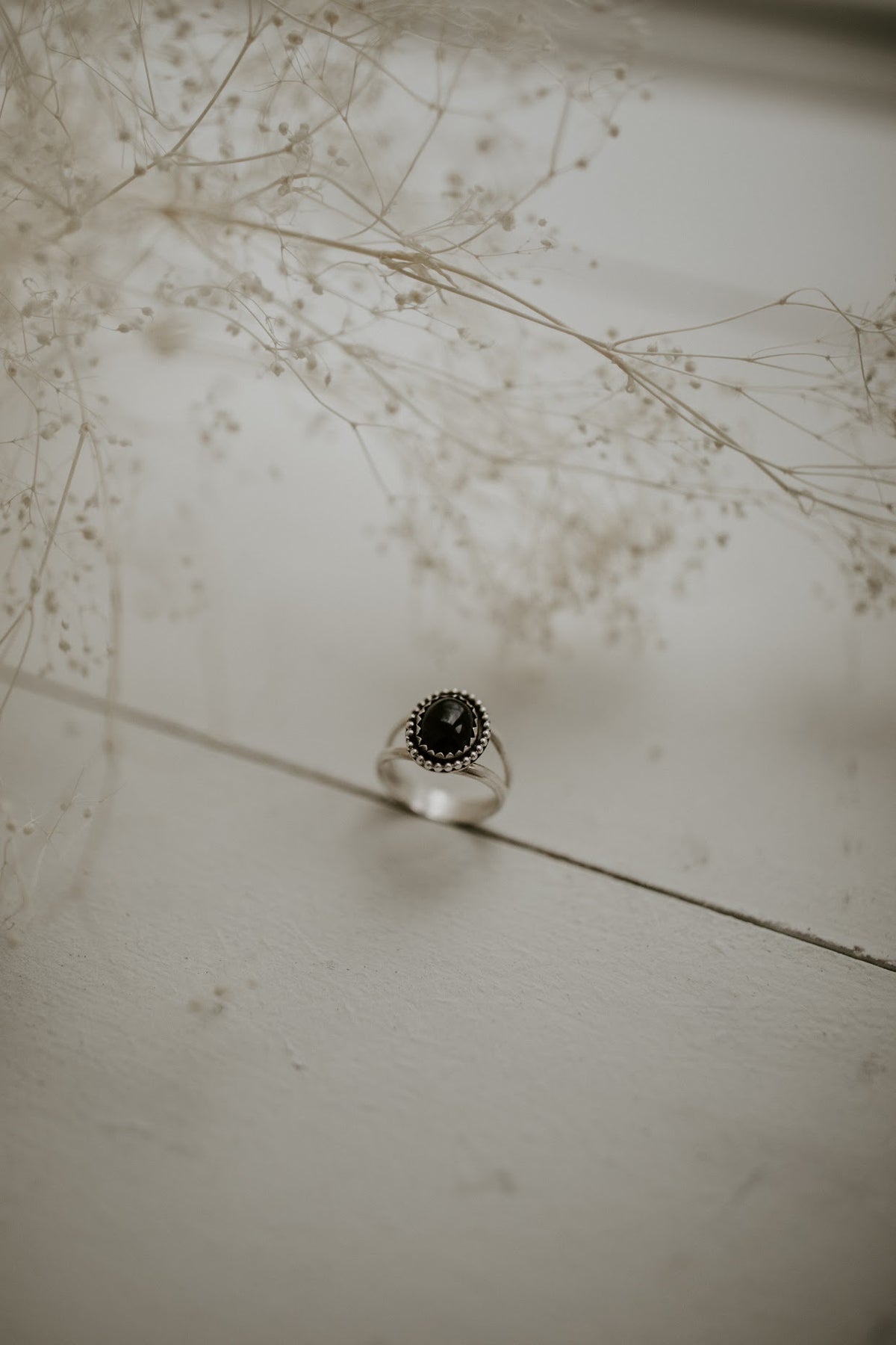 Vintage Style Silver Beaded Shadowbox Ring | Silver Split Band