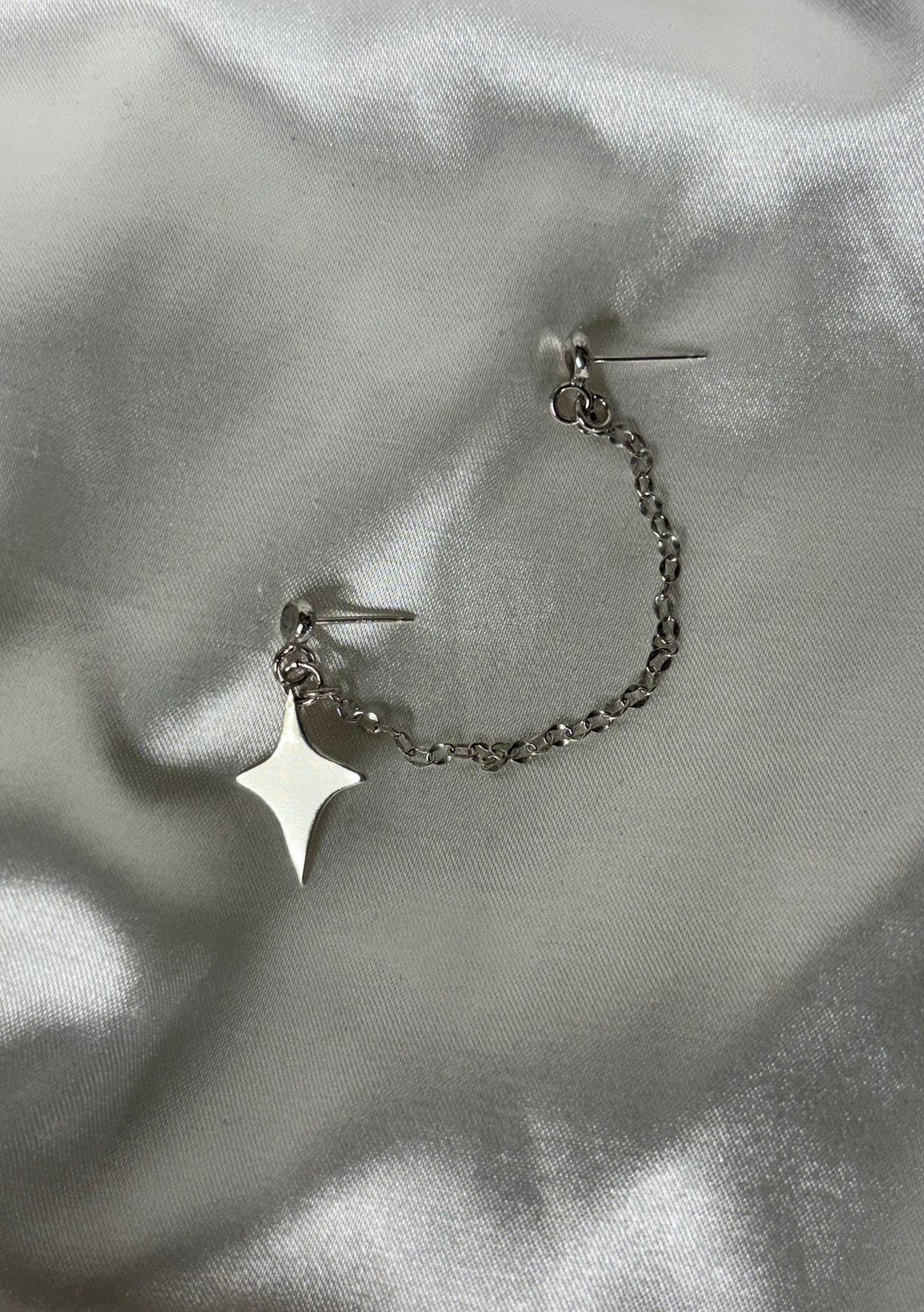 Single Star Cartilage Chain