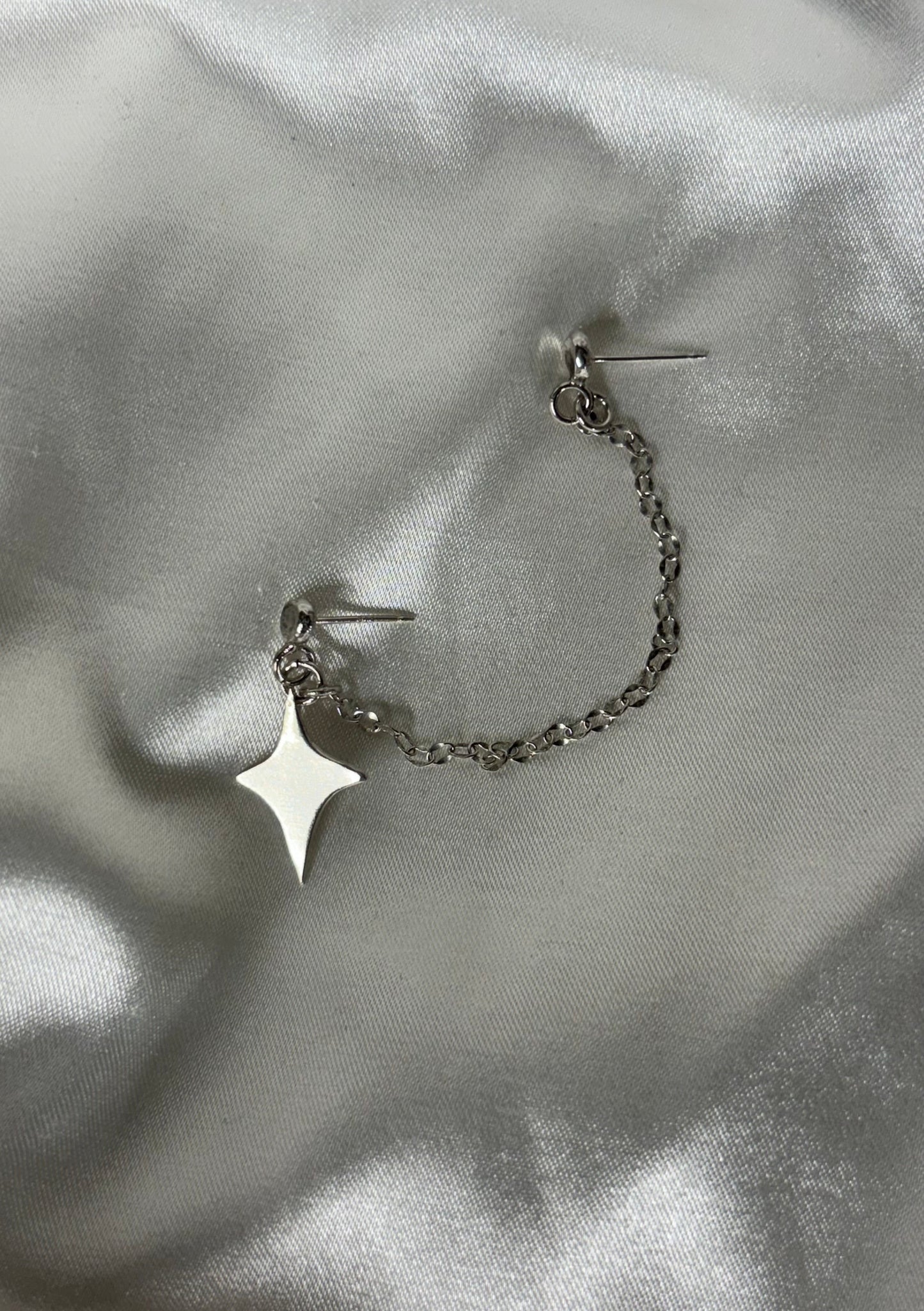 Single Star Cartilage Chain