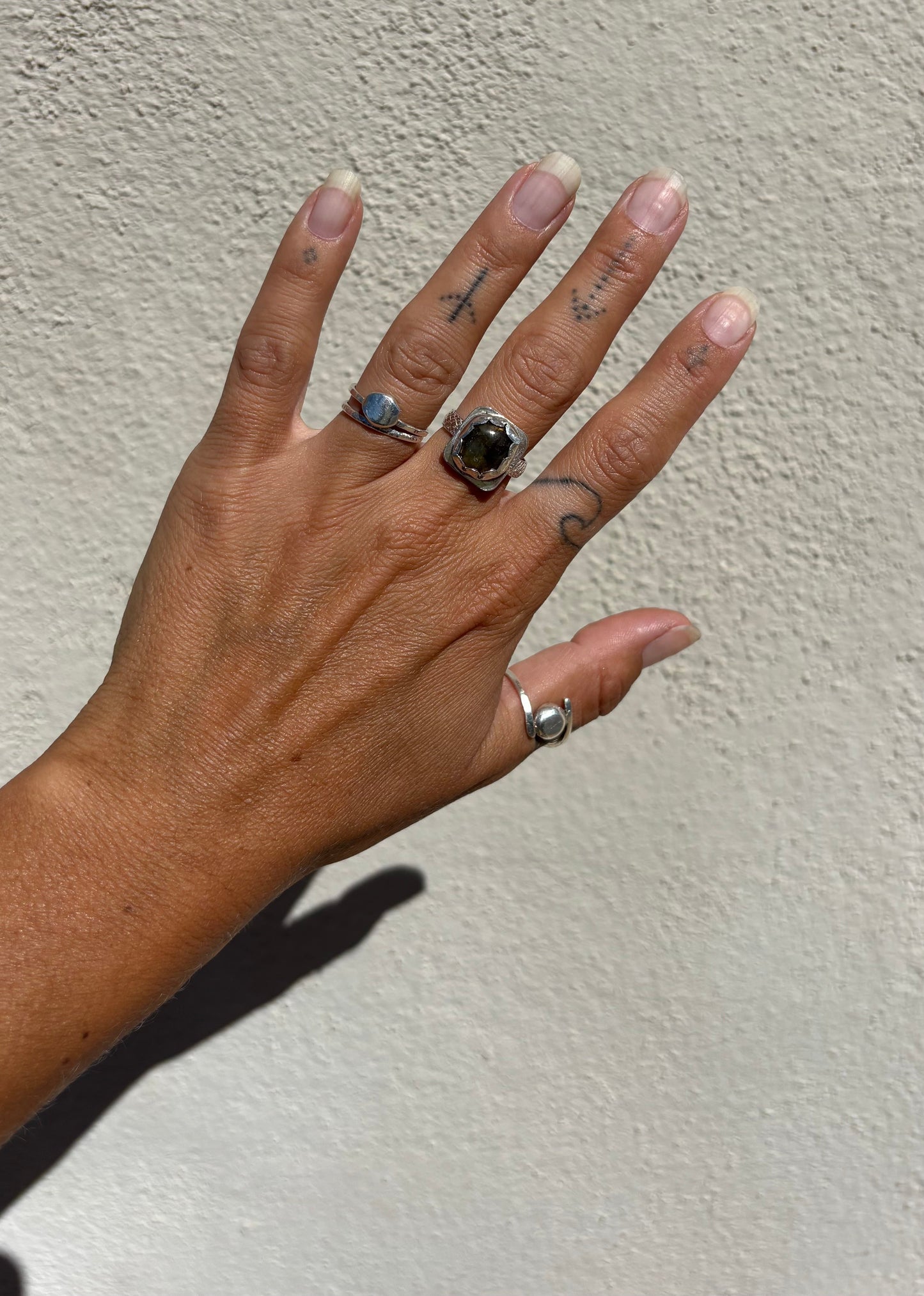 Earthy Green Labradorite Ring On Snakeskin Band - Hand Cut Gemstone Set In Sterling Silver
